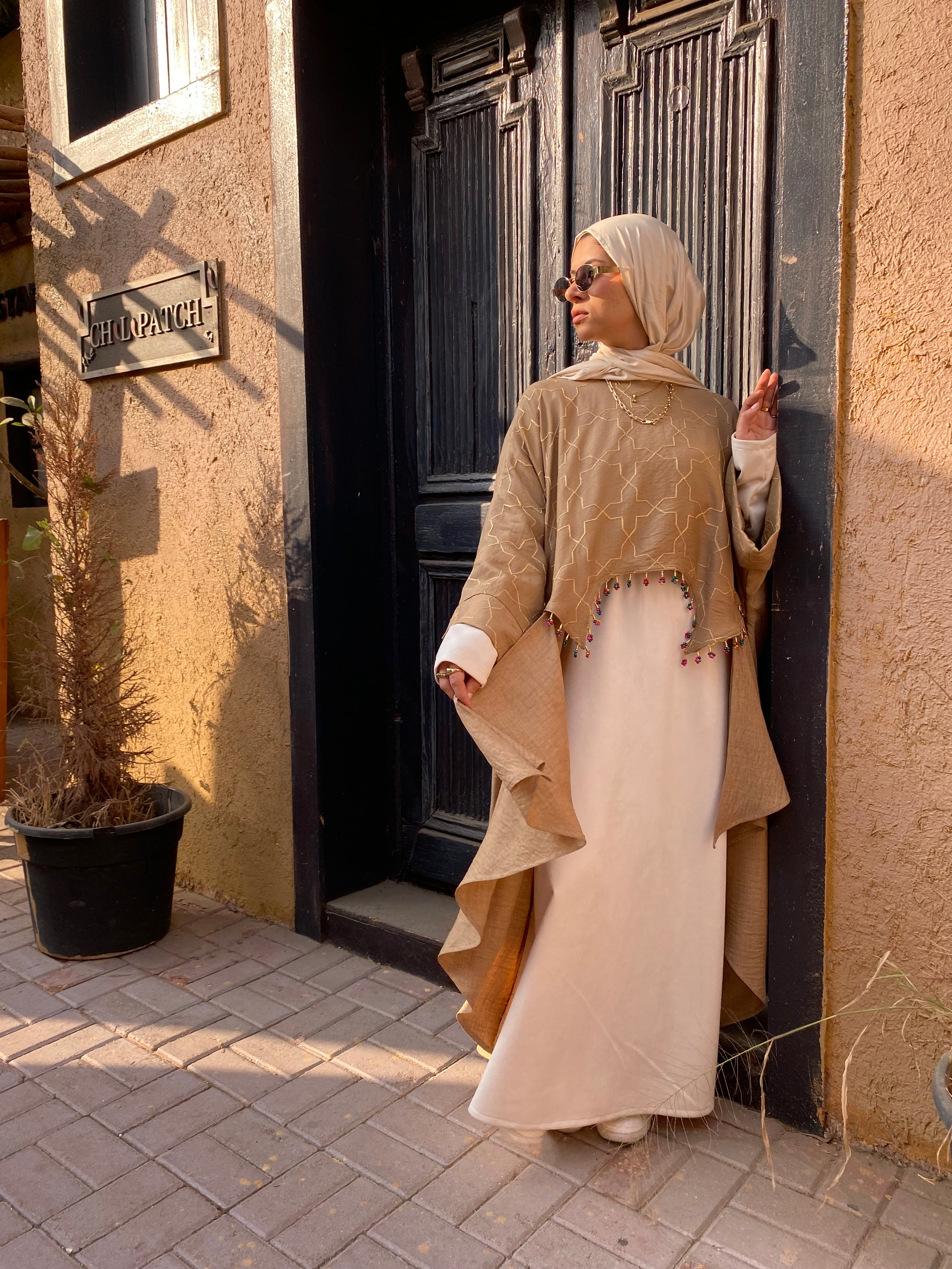 Ramadan High-Low Top